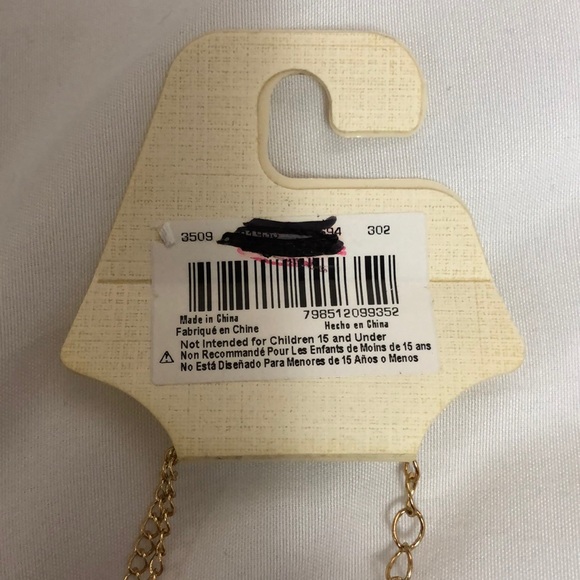 NWT Van Heusen Necklace - Picture 3 of 3
